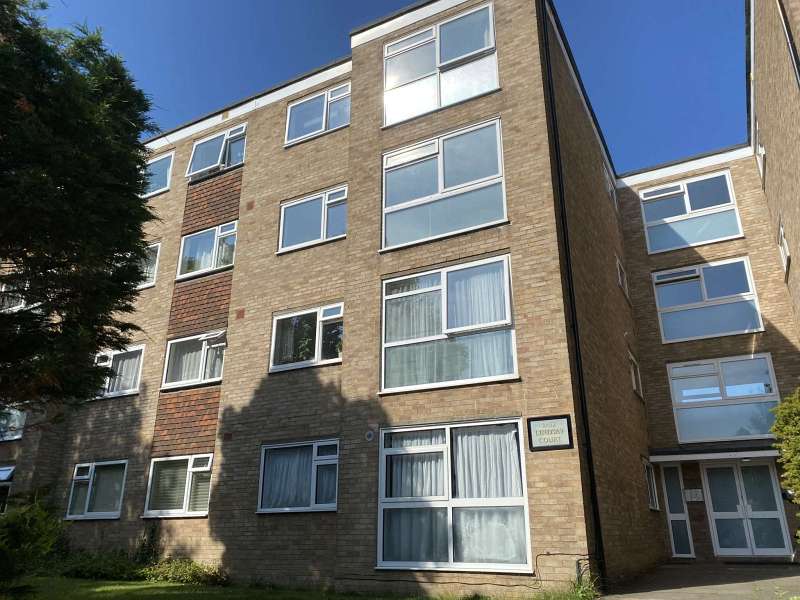 Lindsay Court, Sherwood Park Road, Sutton £975 PCM Unfurnished