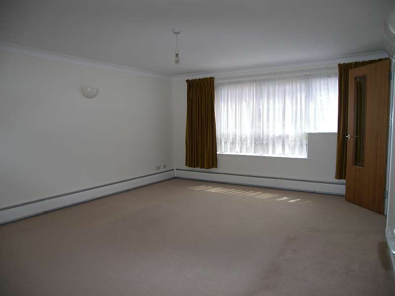 Homefield Park, Grove Road, Sutton £1150 PCM Unfurnished Huggins