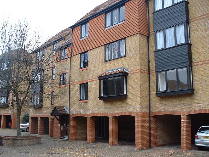 Exterior: Greyhound Road, Watergardens, Sutton