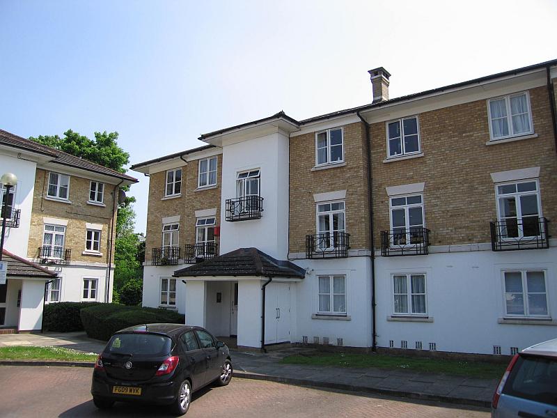 Kingswood Drive, Belmont Heights, Sutton £875 PCM Unfurnished