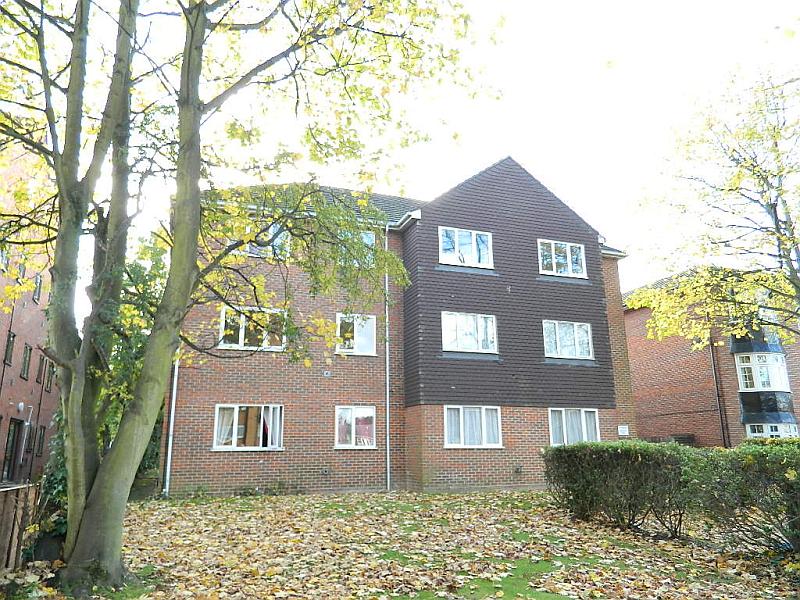 Kingfisher Court, Grove Road, Sutton £900 PCM Unfurnished Huggins