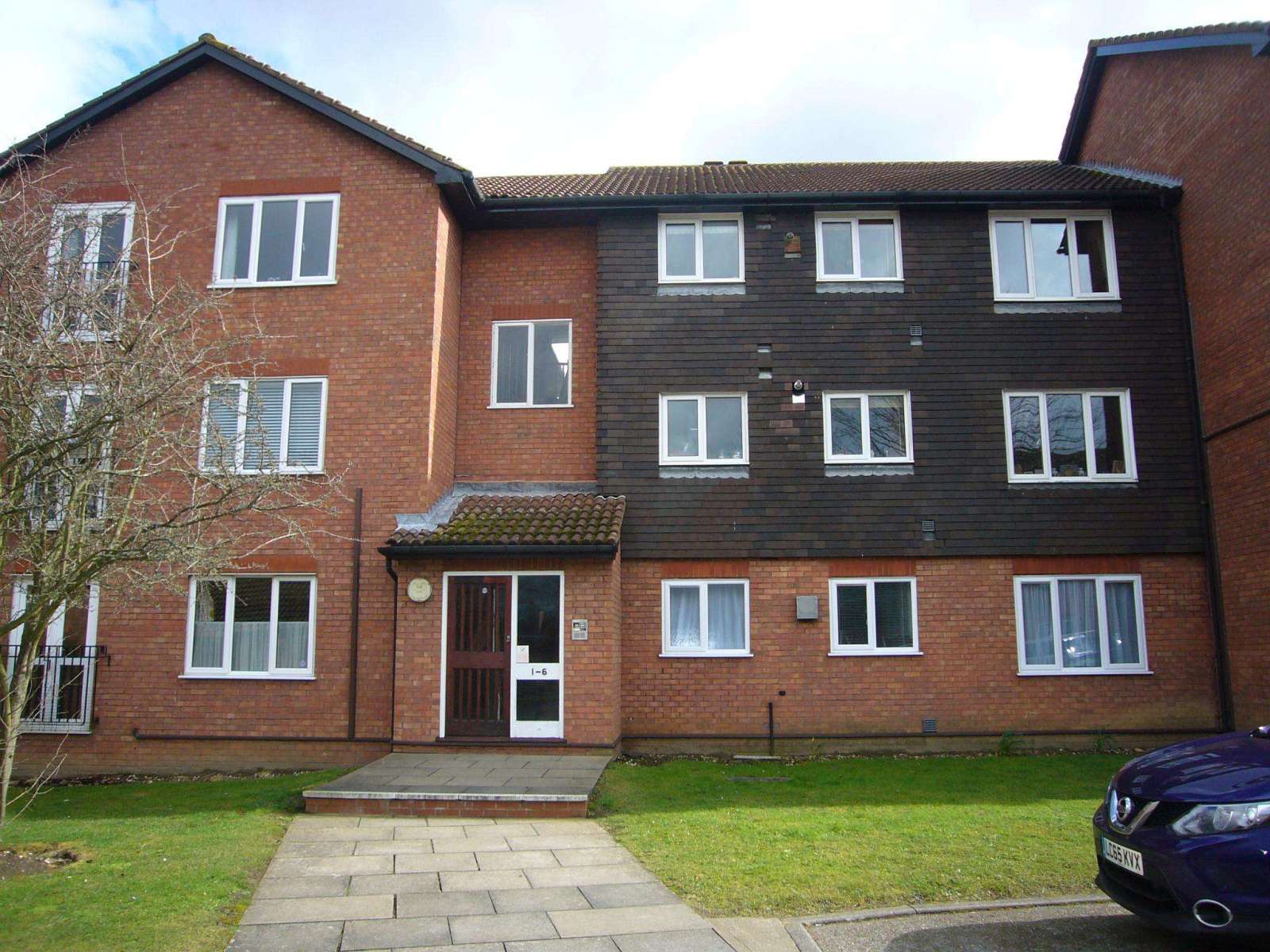 Sandringham Court, Dorset Road, Sutton £1100 PCM Unfurnished