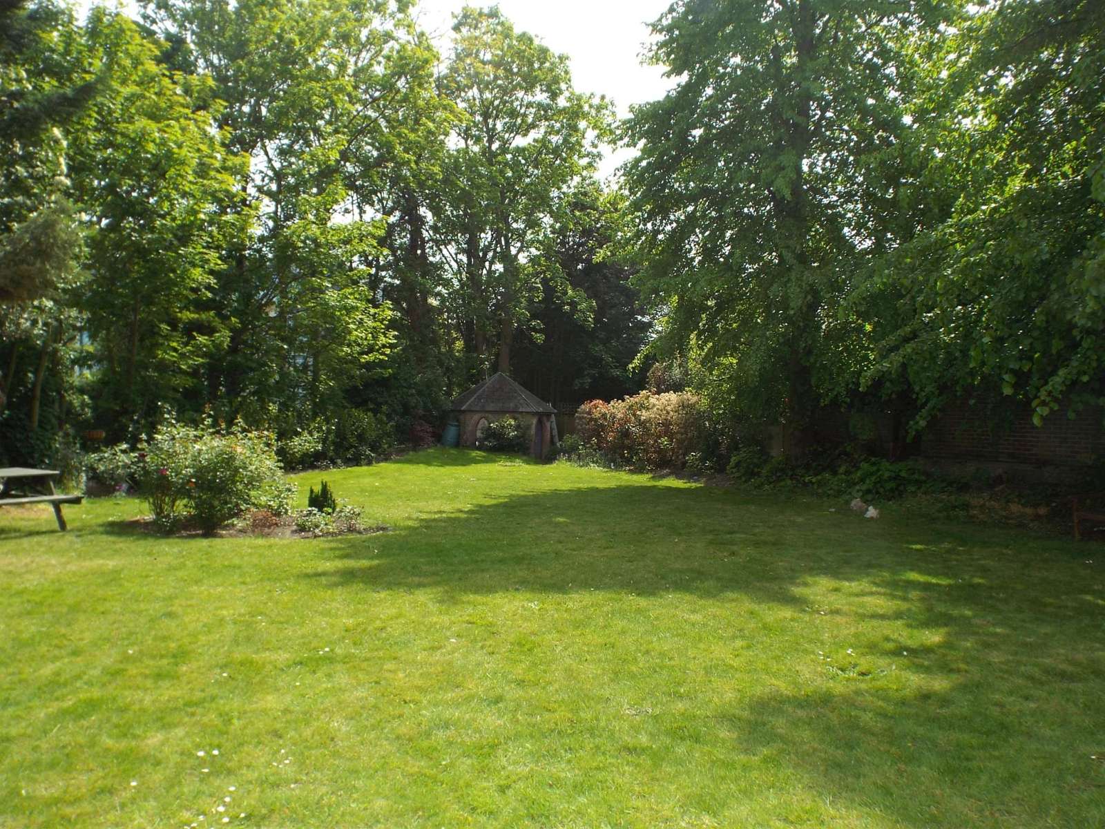 The Coach House, Mulgrave Road, Sutton £1,300 PCM Unfurnished