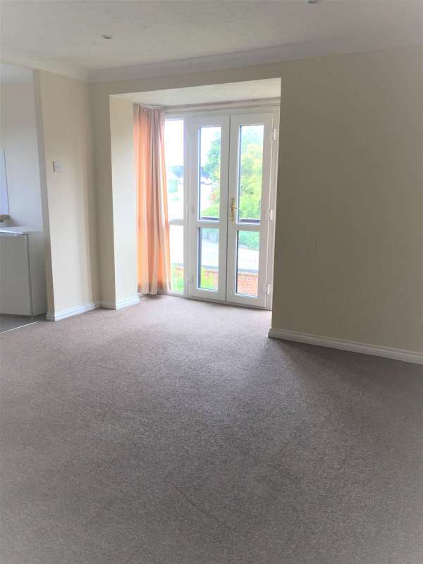 Farriers Road, Epsom £1025 PCM Unfurnished Huggins Edwards & Sharp