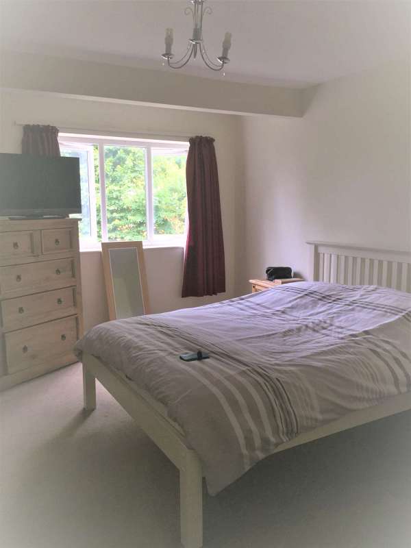 Kingfisher Court, Grove Road, Sutton £900 PCM Unfurnished Huggins