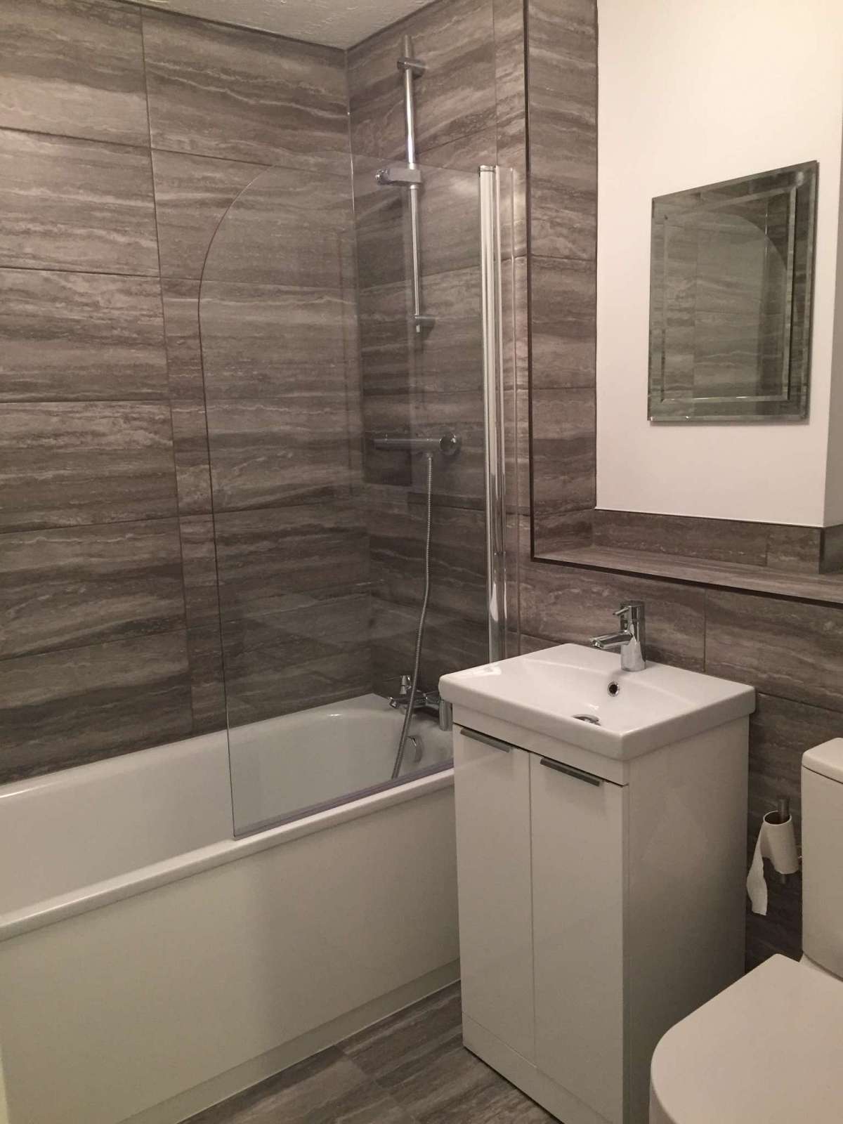 Autumn Drive, Belmont Heights, Sutton £950 PCM Unfurnished Huggins