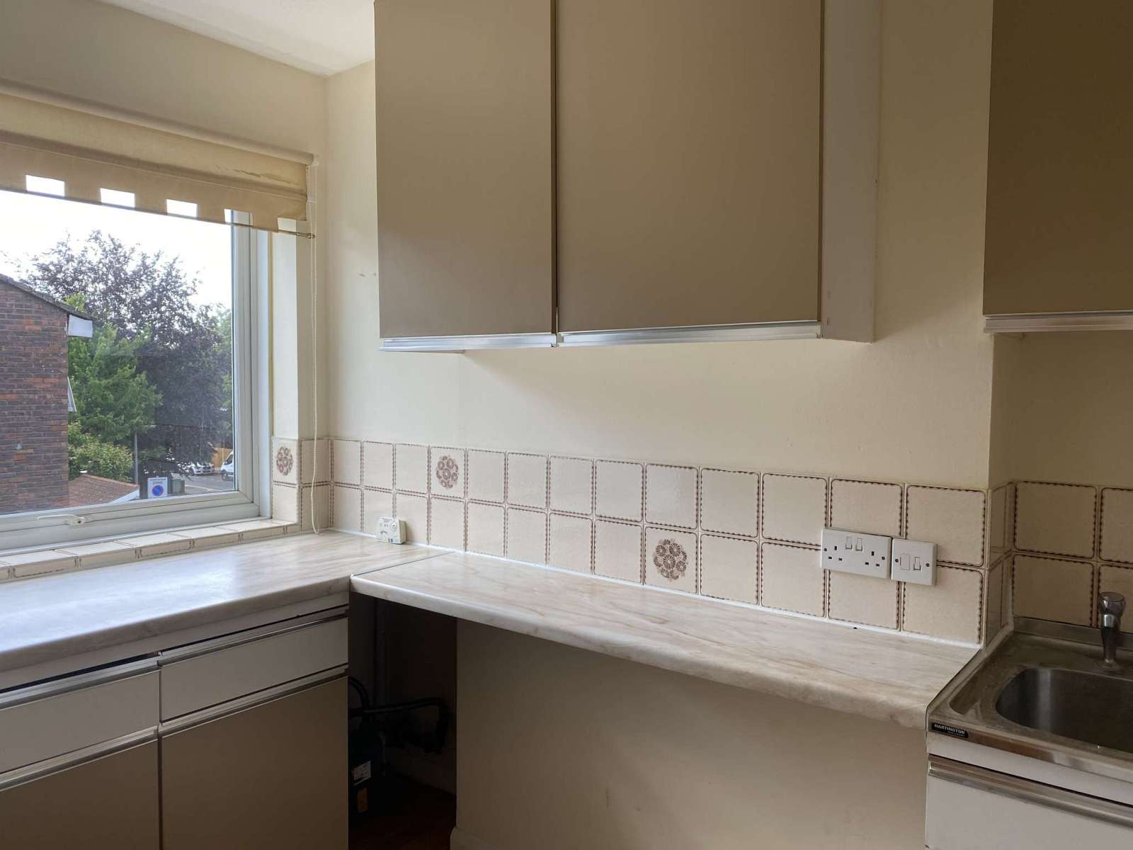 Frobisher Court, Station Approach, Cheam £900 PCM UNFURNISHED