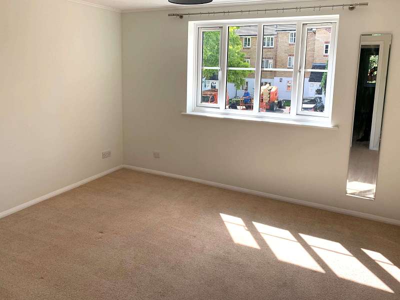 Chipstead Close, Sutton £900 PCM Unfurnished Huggins Edwards & Sharp