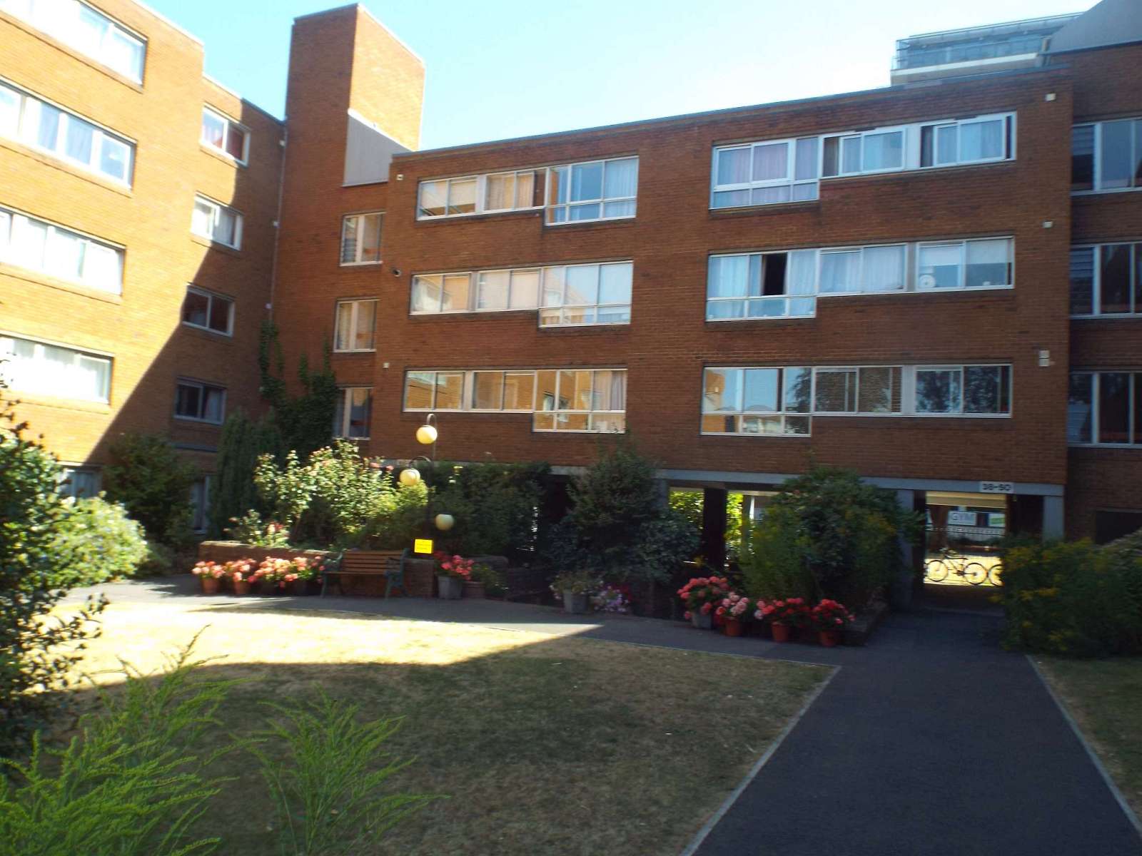 Homefield Park, Grove Road, Sutton £1,350 PCM Unfurnished Huggins