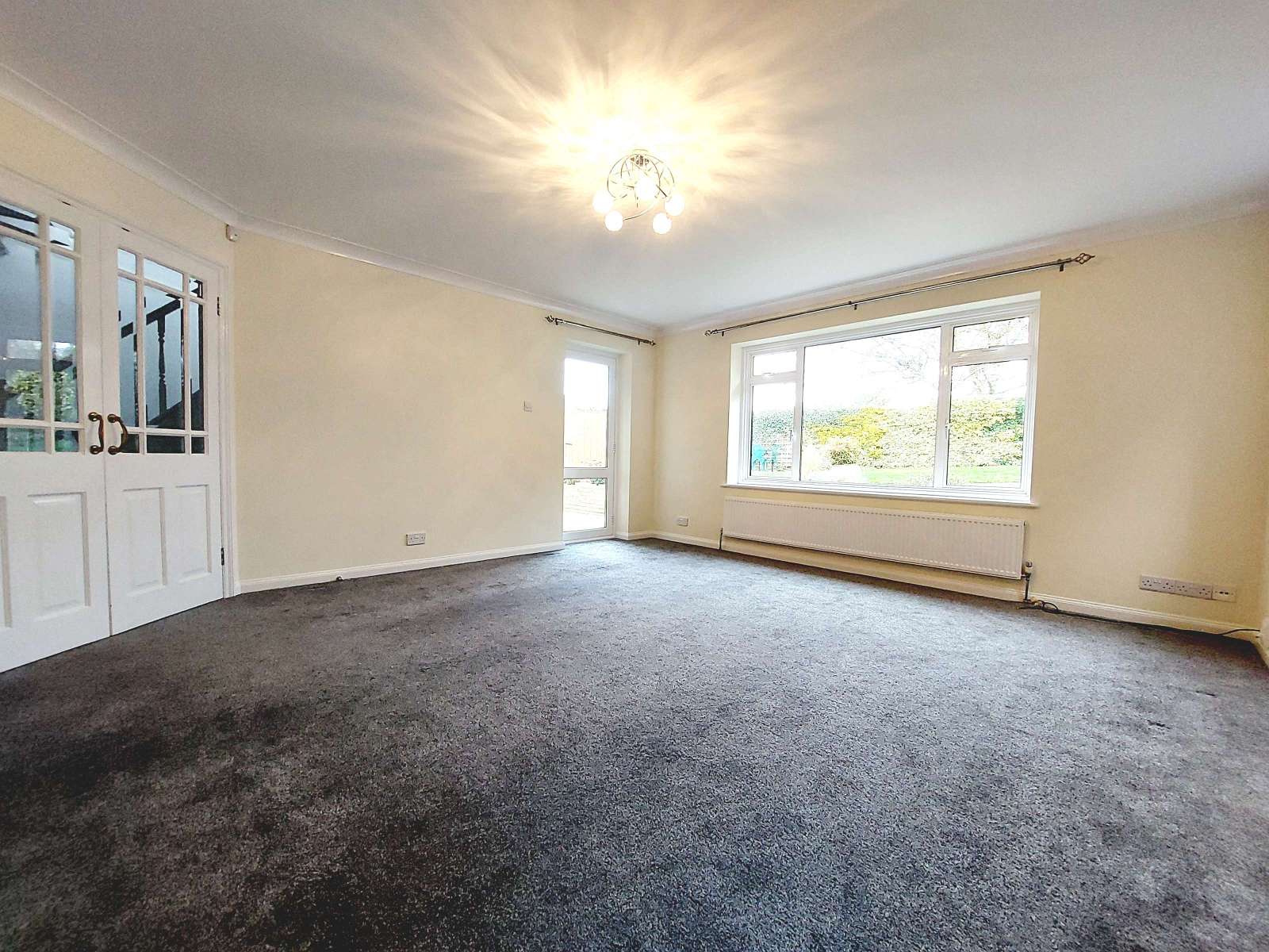 Crabtree Lane, Great Bookham £880,000 Freehold Huggins Edwards & Sharp