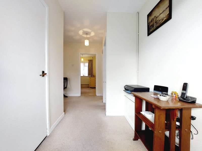 The Garstons, Great Bookham £575,000 Freehold Huggins Edwards & Sharp