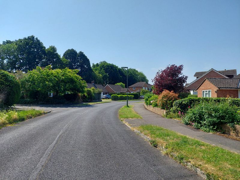 Eastwick Park Avenue, Great Bookham £525,000 Freehold Huggins