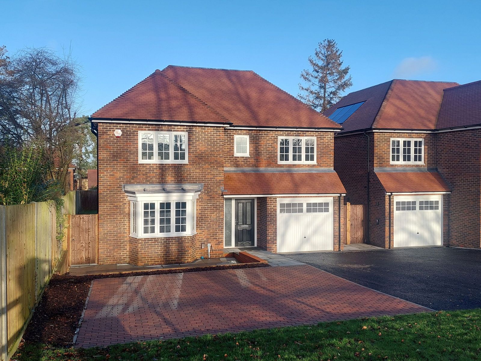 Danby Croft, Leatherhead Road, Great Bookham £1,250,000 Freehold