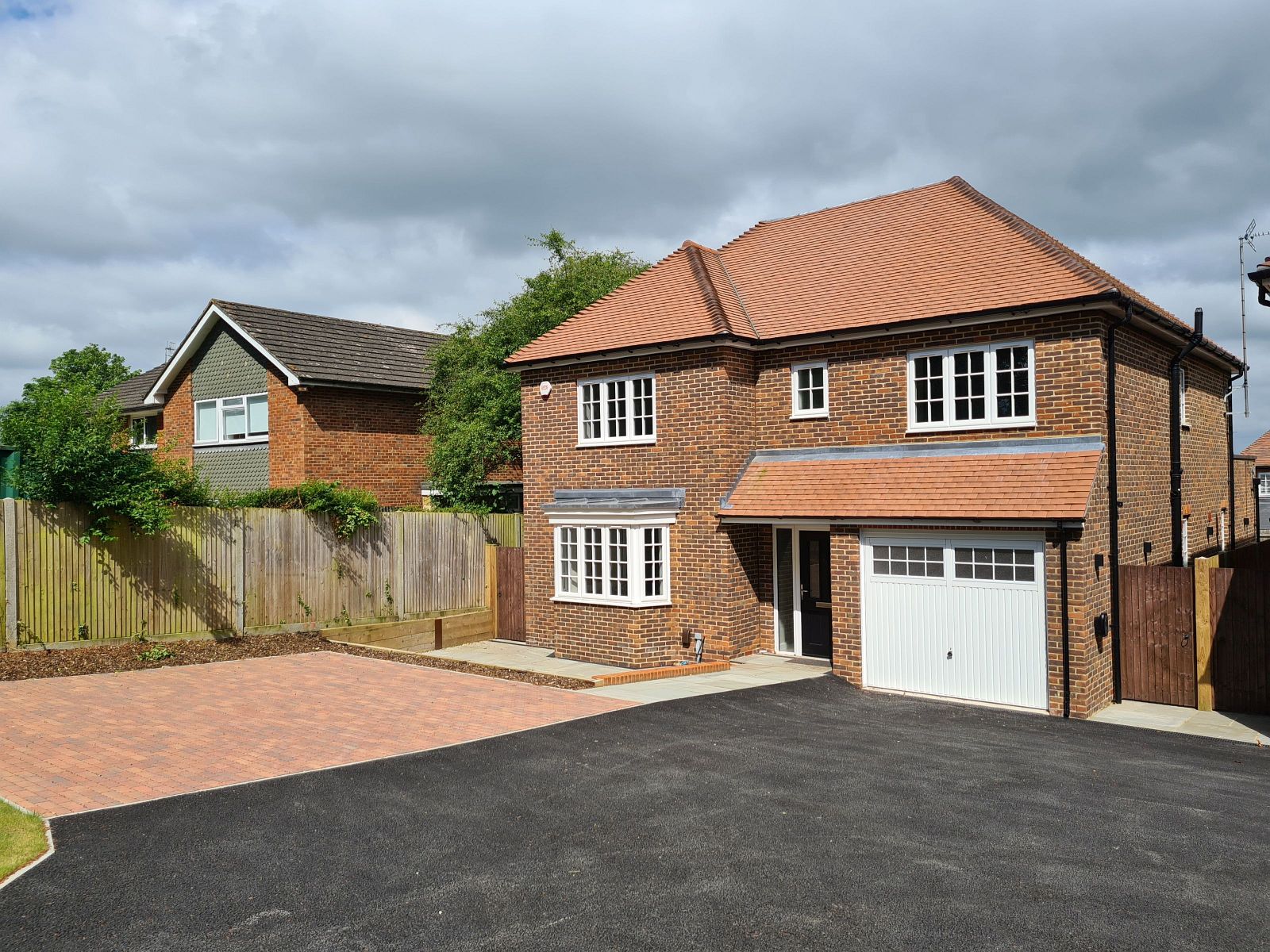 Danby Croft, Leatherhead Road, Great Bookham £1,250,000 Freehold