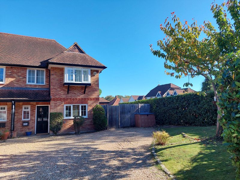 Front Elevation: Dorking Road, Great Bookham