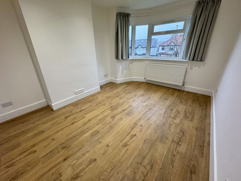 Lounge 1: Wrythe Lane, Carshalton, Sutton