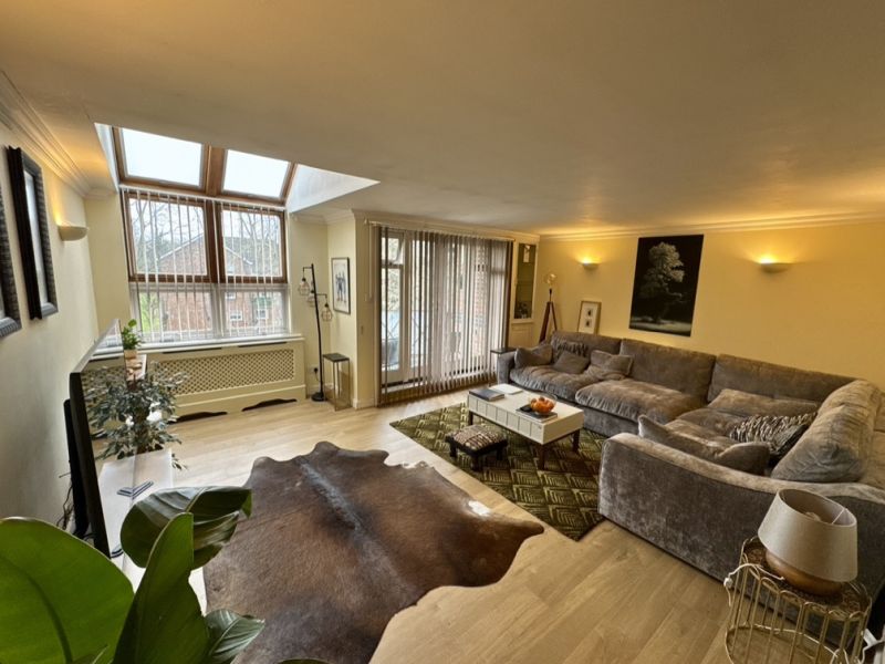 Lounge 1: Cheyne Court, Sutton