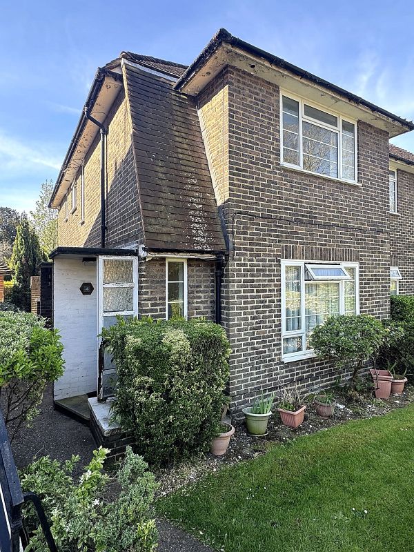 Exterior: Felbridge Close, Sutton