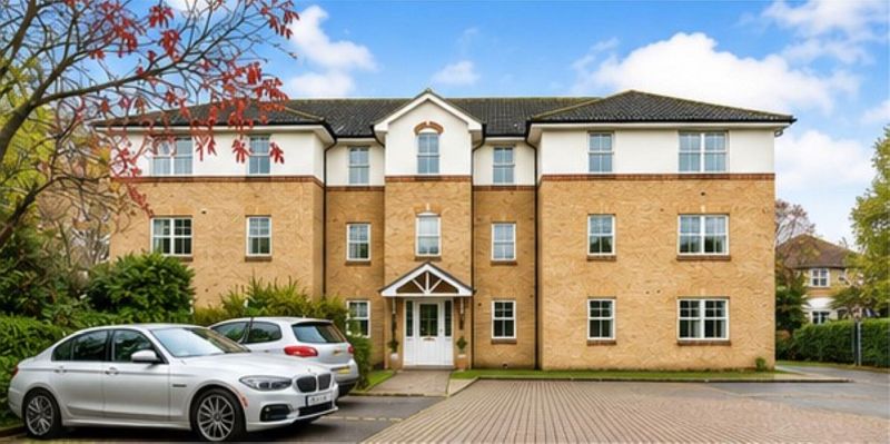 Exterior: Hatfield Close, Sutton