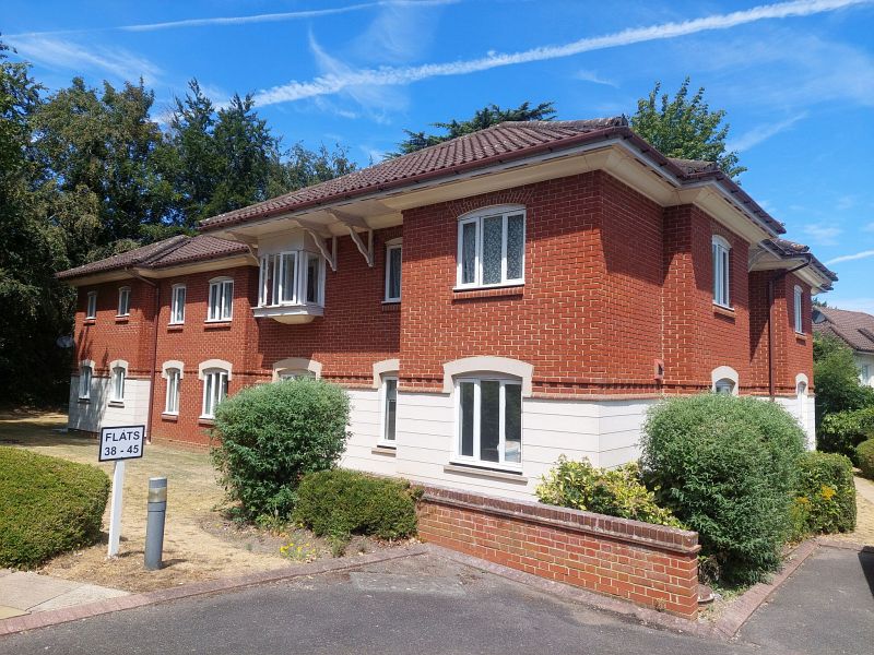 Front Elevation: Hawks Hill Court, Fetcham, Leatherhead